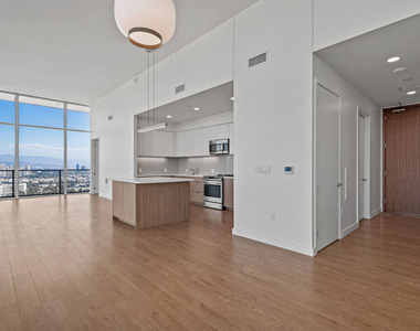 11750 Wilshire Boulevard - Photo Thumbnail 11