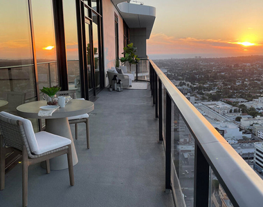 11750 Wilshire Boulevard - Photo Thumbnail 1