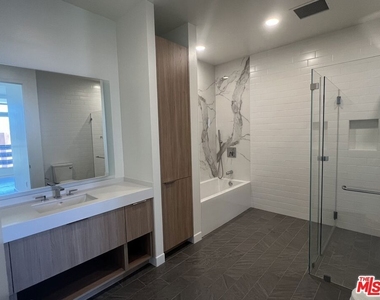 11750 Wilshire Boulevard - Photo Thumbnail 19