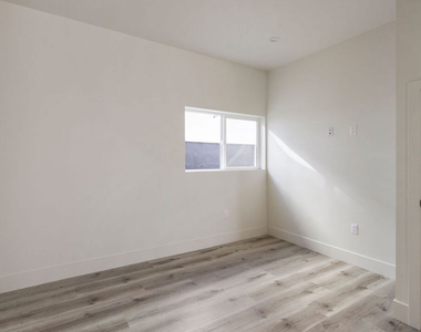 2494 W Shenyad Court - Photo Thumbnail 6