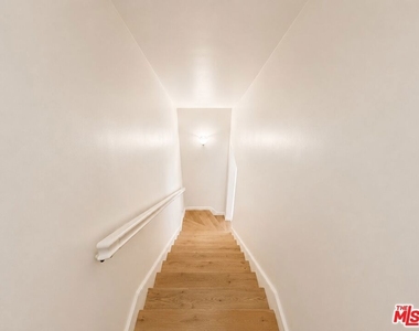 2200 S Canfield Avenue - Photo Thumbnail 5