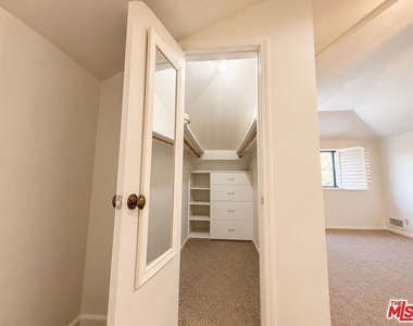 2200 S Canfield Avenue - Photo Thumbnail 7