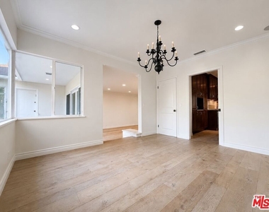 2200 S Canfield Avenue - Photo Thumbnail 2
