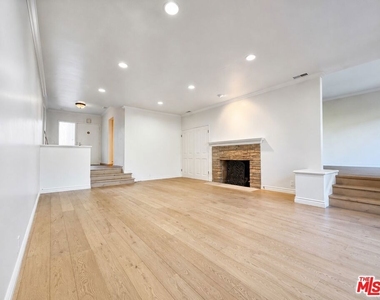 2200 S Canfield Avenue - Photo Thumbnail 3