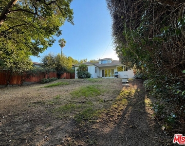2200 S Canfield Avenue - Photo Thumbnail 11