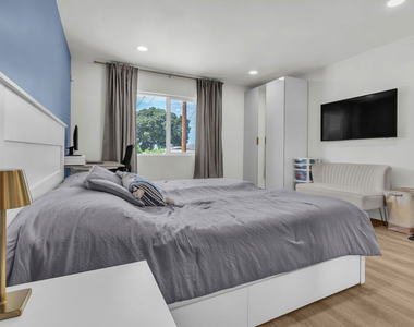 10930 Eldora Avenue - Photo Thumbnail 24