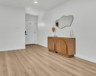 10930 Eldora Avenue - Photo Thumbnail 6