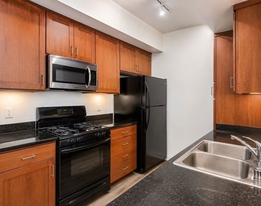 4060 Glencoe Avenue - Photo Thumbnail 2