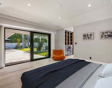 8400 Mulholland Drive - Photo Thumbnail 12