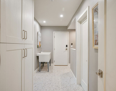 8400 Mulholland Drive - Photo Thumbnail 21