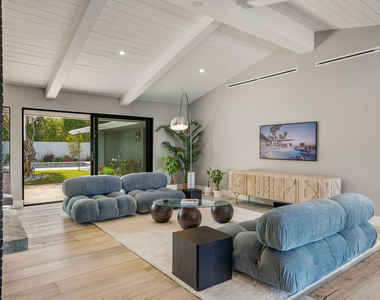 8400 Mulholland Drive - Photo Thumbnail 14