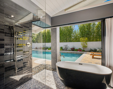 8400 Mulholland Drive - Photo Thumbnail 5