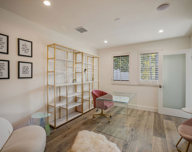 8400 Mulholland Drive - Photo Thumbnail 10