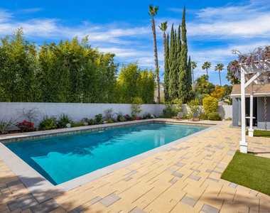 8400 Mulholland Drive - Photo Thumbnail 16