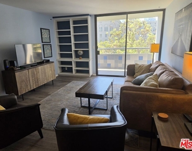 600 W 9th Street - Photo Thumbnail 2