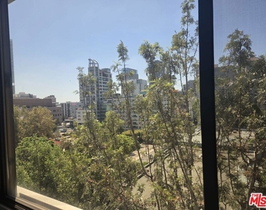 600 W 9th Street - Photo Thumbnail 17