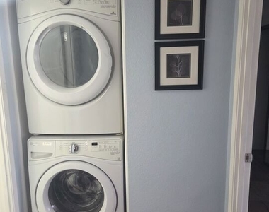 600 W 9th Street - Photo Thumbnail 14