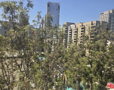 600 W 9th Street - Photo Thumbnail 18