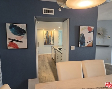 600 W 9th Street - Photo Thumbnail 7