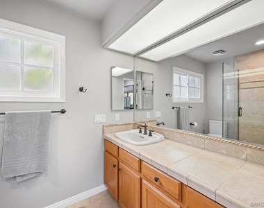 226 Stratford Park Cir - Photo Thumbnail 19