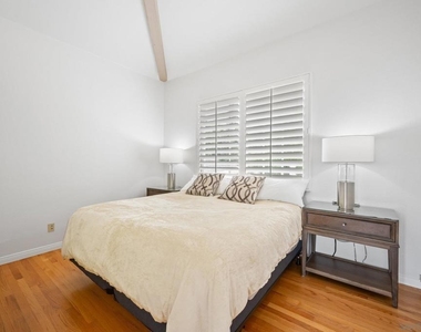 226 Stratford Park Cir - Photo Thumbnail 16