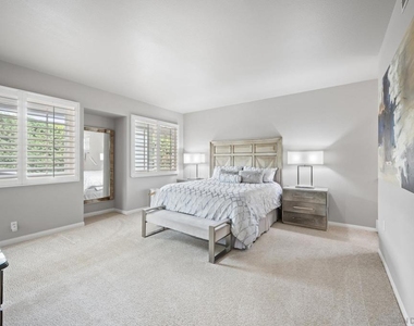 226 Stratford Park Cir - Photo Thumbnail 21
