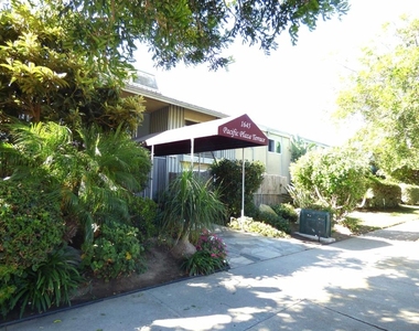 1645 Emerald Street - Photo Thumbnail 19