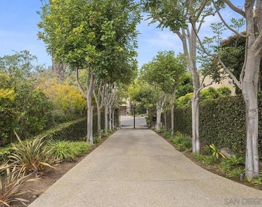 7612 Hillside Dr - Photo Thumbnail 2