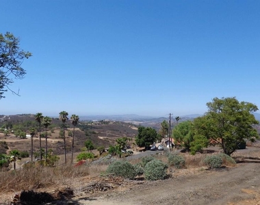 3730 Silverleaf Lane - Photo Thumbnail 4