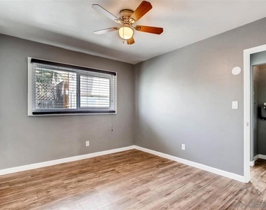 4458 Copeland Ave - Photo Thumbnail 7
