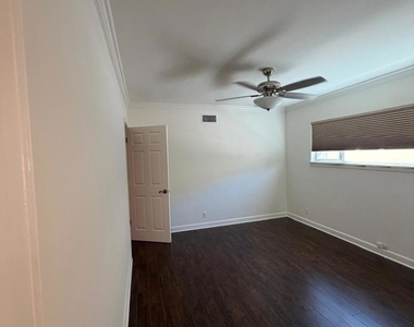23723 Oxnard Street - Photo Thumbnail 14