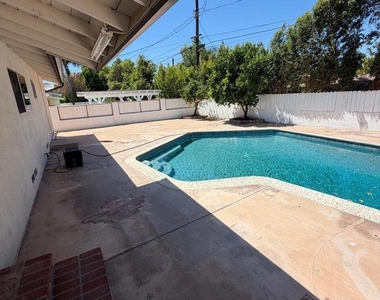 23723 Oxnard Street - Photo Thumbnail 19