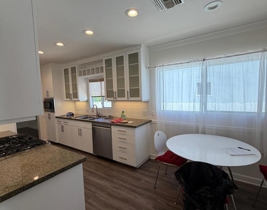 23723 Oxnard Street - Photo Thumbnail 3