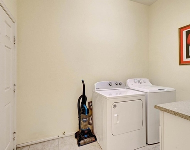 78202 Kensington Avenue - Photo Thumbnail 37