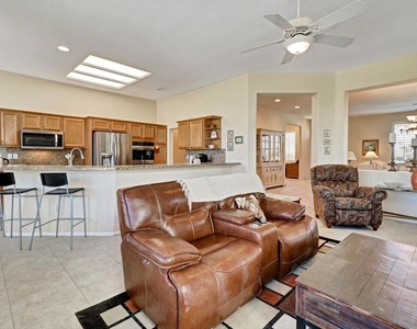 78202 Kensington Avenue - Photo Thumbnail 15