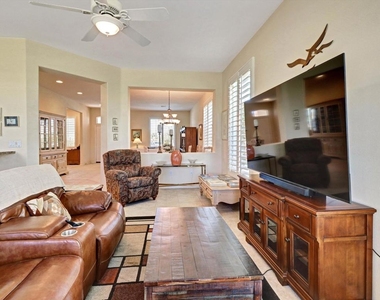 78202 Kensington Avenue - Photo Thumbnail 14