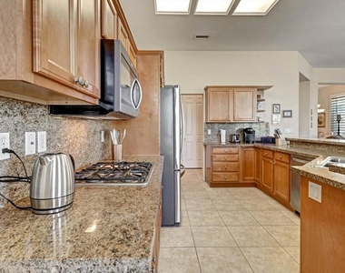 78202 Kensington Avenue - Photo Thumbnail 19