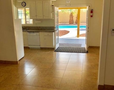73427 Santa Rosa Way - Photo Thumbnail 17