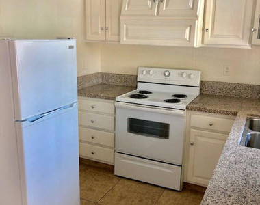 73427 Santa Rosa Way - Photo Thumbnail 2