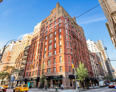 Madison Avenue - Photo Thumbnail 7