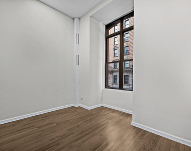 Madison Avenue - Photo Thumbnail 3