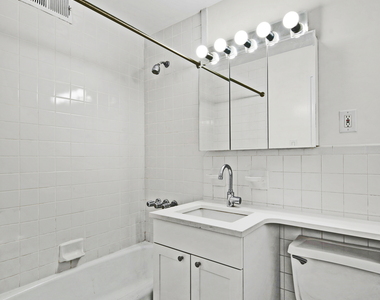 Madison Avenue - Photo Thumbnail 6