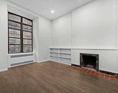 Madison Avenue - Photo Thumbnail 2