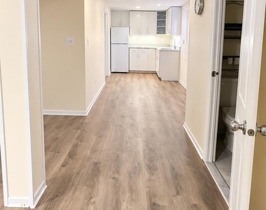 10 Pickwick Drive S - Photo Thumbnail 12