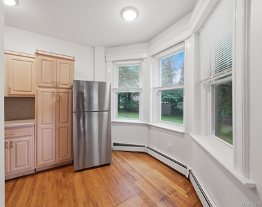 9 Cottage Avenue - Photo Thumbnail 5