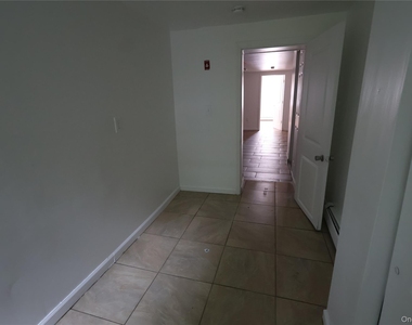 163 Chambers Street - Photo Thumbnail 10