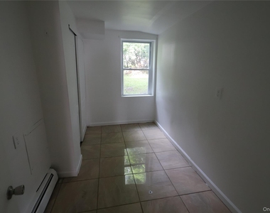 163 Chambers Street - Photo Thumbnail 9