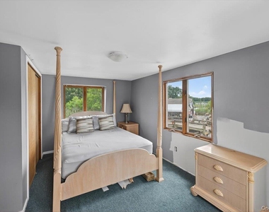 149 C Riverside Drive - Photo Thumbnail 6