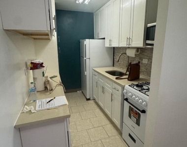 84-10 153rd Avenue - Photo Thumbnail 4