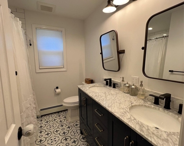 31 Roosevelt Place - Photo Thumbnail 9